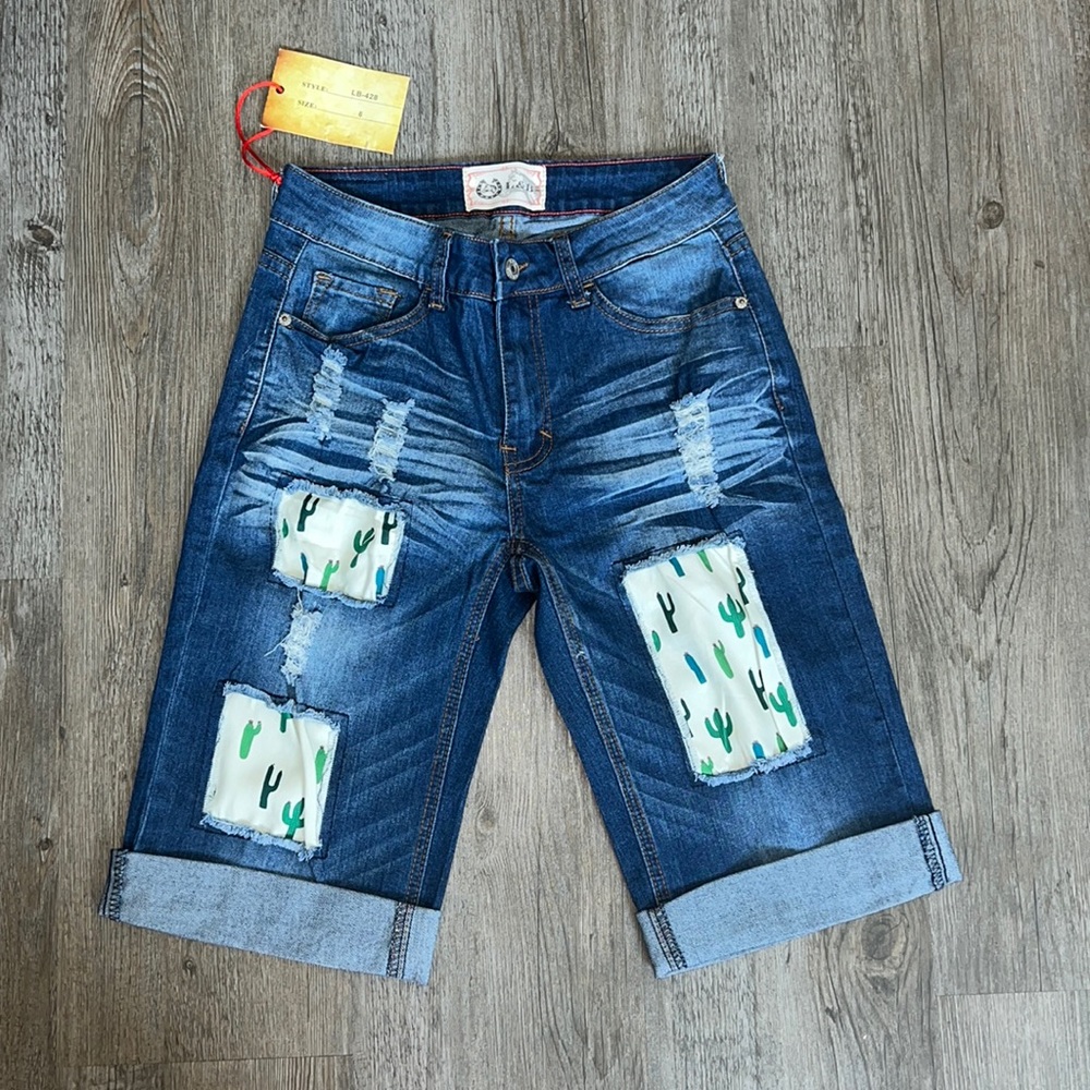 NWT L&B Cactus Distressed Jean Bermuda Shorts Women's Size 6